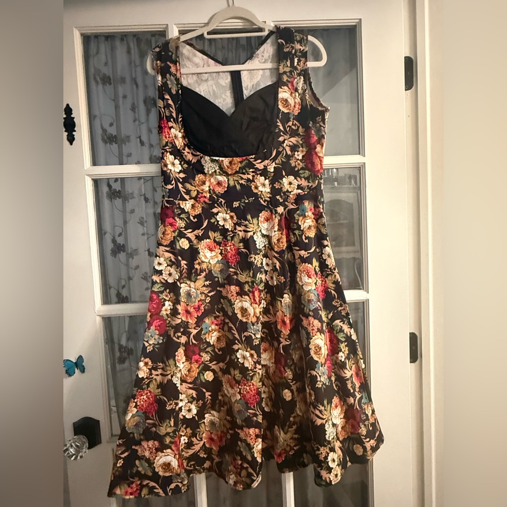 Retro Style Floral Sleeveless Flare Dress
